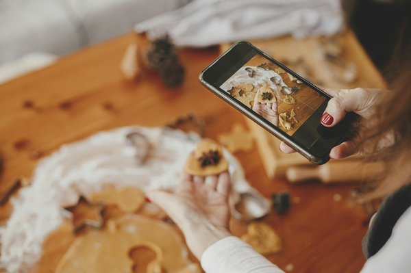 How Should UK Toy Stores Use Instagram Stories for Product Announcements?